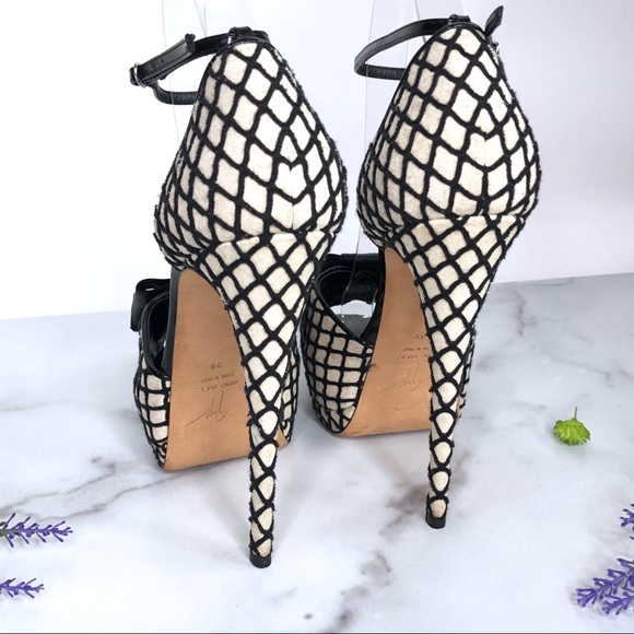 Giuseppe Zanotti Alicia Peep Toe Heels, Size 39 - Picture 4 of 8